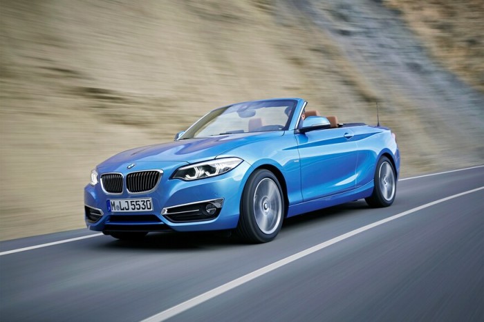2018-BMW-2-Series-Convertible-front-three-quarter-in-motion-02
