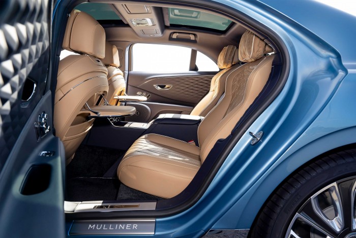 宾利品牌推出飞驰Mulliner 演绎超豪华四门轿车奢华气韵（6）