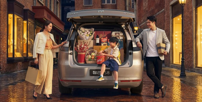 8、智己LS8具有同级最强装载能力